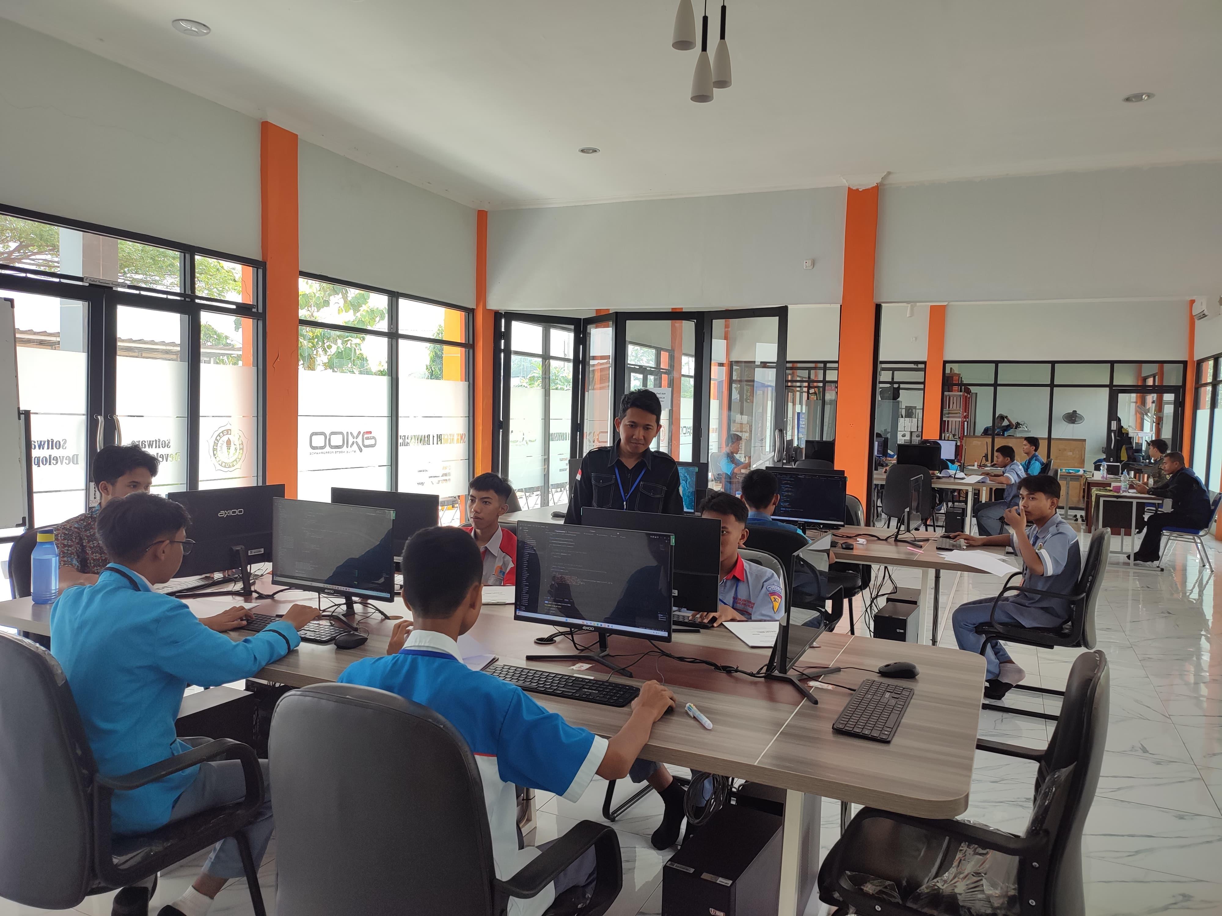 penguji-smkn-1-banyusari.jpg